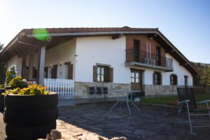 03- vivienda unifamiliar de estilo rustico modelo de casa 2