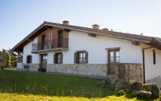 05- vivienda unifamiliar de estilo rustico modelo de casa 2